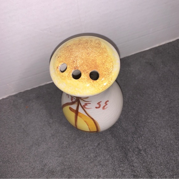 Vintage Pottery Parmesan Cheese Dispenser Shaker MCM - 6” Tall - Picture 4 of 7